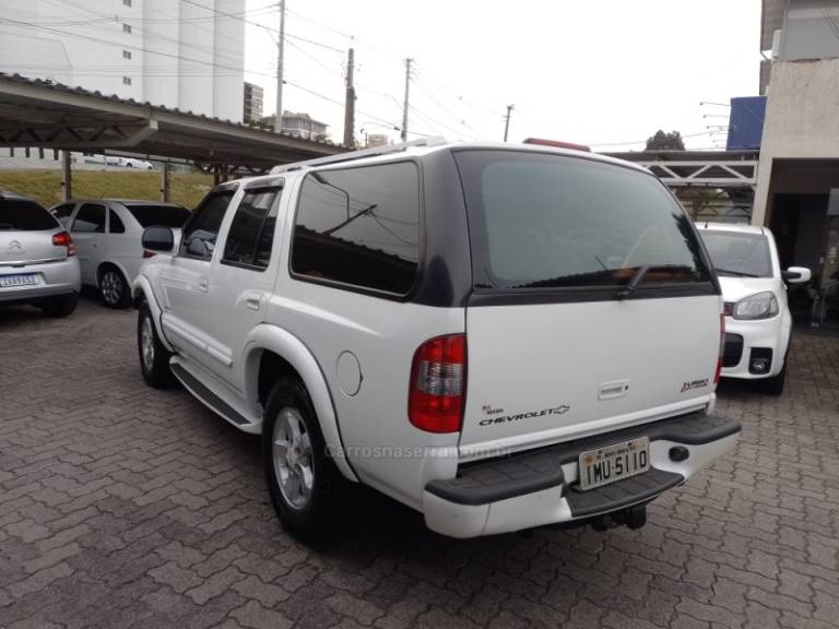 CHEVROLET - S10 - 2005/2006 - Branca - R$ 67.500,00