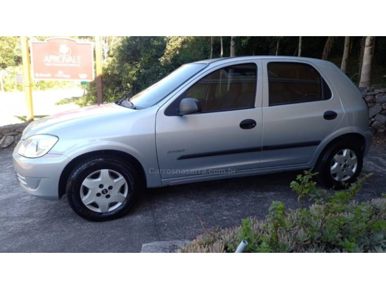 CHEVROLET - CELTA - 2011/2011 - Prata - R$ 34.500,00