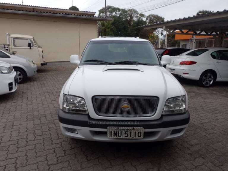 CHEVROLET - S10 - 2005/2006 - Branca - R$ 67.500,00