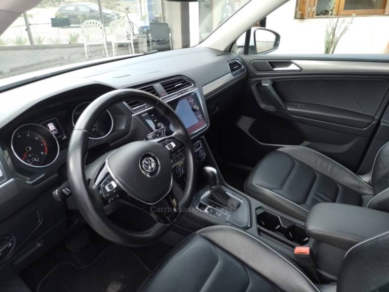 VOLKSWAGEN - TIGUAN - 2019/2019 - Branca - R$ 124.500,00