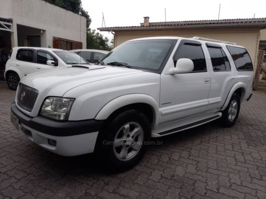 CHEVROLET - S10 - 2005/2006 - Branca - R$ 67.500,00