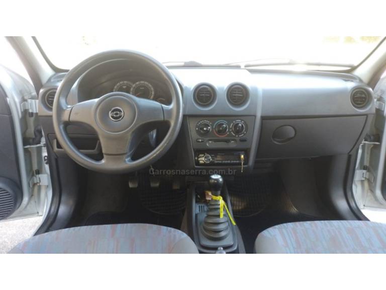 CHEVROLET - CELTA - 2011/2011 - Prata - R$ 34.500,00