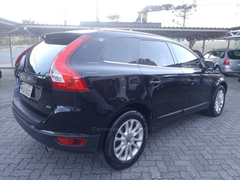 VOLVO - XC60 - 2009/2010 - Preta - R$ 56.900,00