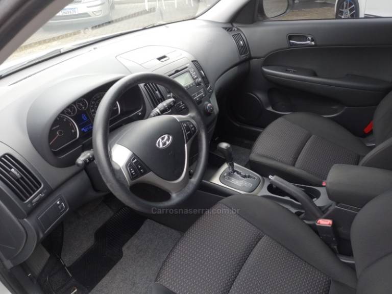 HYUNDAI - I30 - 2011/2012 - Prata - R$ 48.500,00