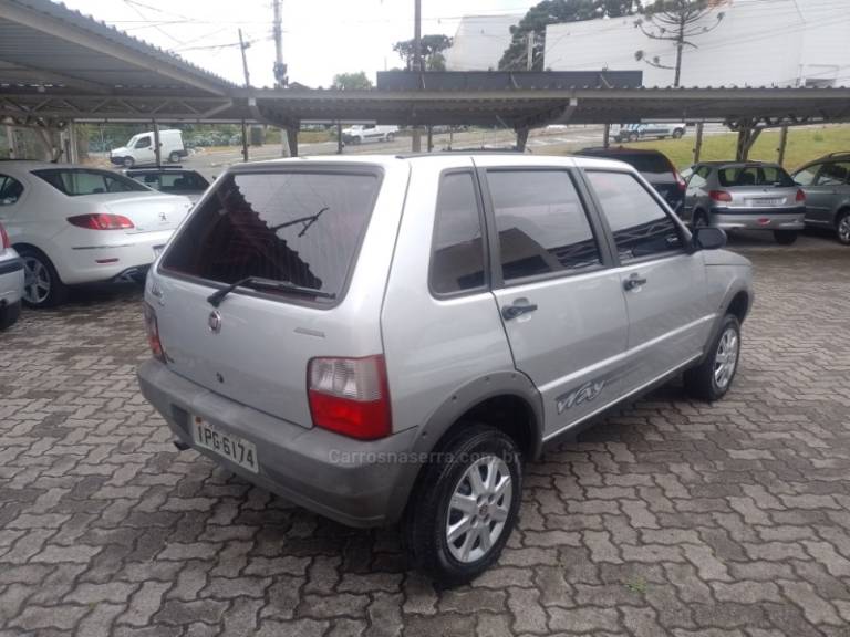 FIAT - UNO - 2008/2009 - Prata - R$ 27.900,00