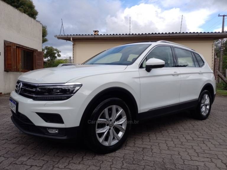 VOLKSWAGEN - TIGUAN - 2019/2019 - Branca - R$ 124.500,00