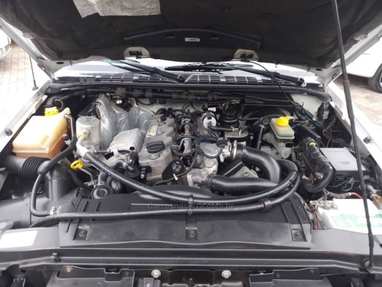 CHEVROLET - S10 - 2005/2006 - Branca - R$ 67.500,00