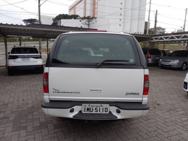 CHEVROLET - S10 - 2005/2006 - Branca - R$ 67.500,00
