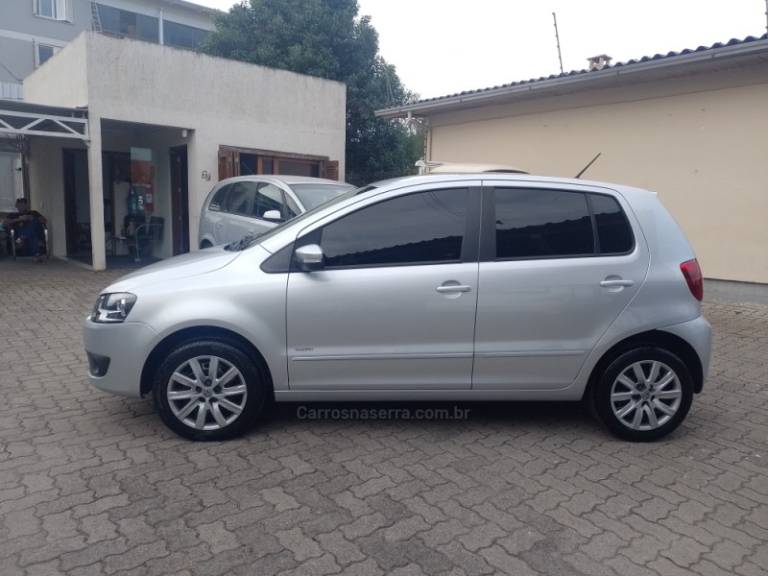 VOLKSWAGEN - FOX - 2012/2012 - Prata - R$ 36.000,00