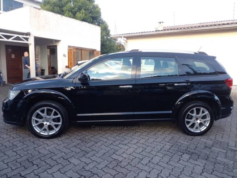DODGE - JOURNEY - 2014/2015 - Preta - R$ 68.500,00