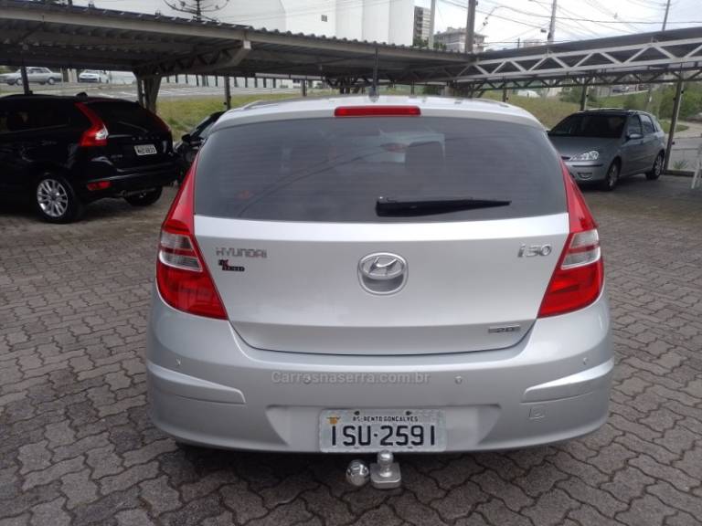 HYUNDAI - I30 - 2011/2012 - Prata - R$ 48.500,00