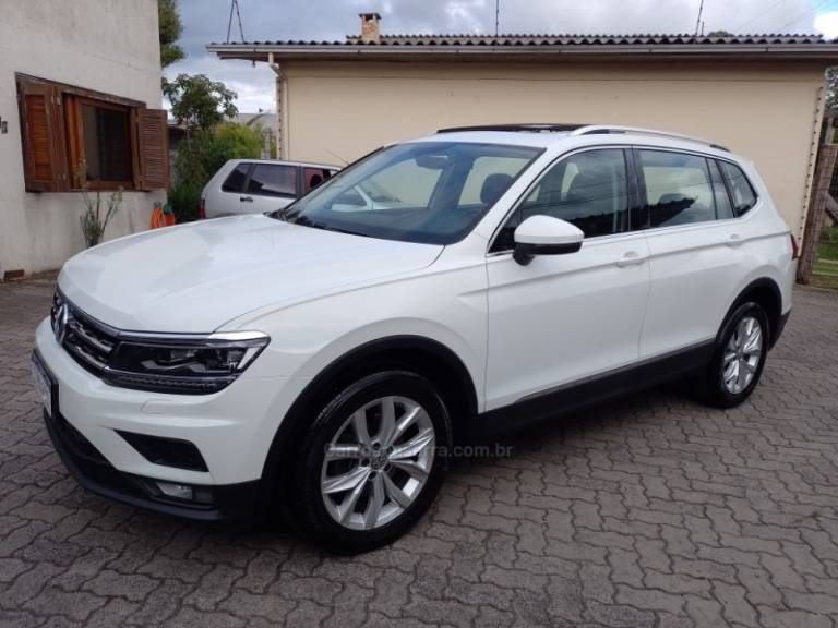 VOLKSWAGEN - TIGUAN - 2019/2019 - Branca - R$ 124.500,00