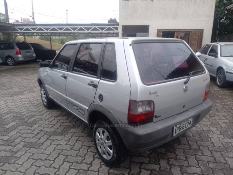 FIAT - UNO - 2008/2009 - Prata - R$ 27.900,00