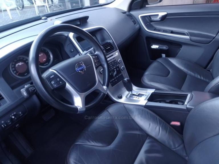 VOLVO - XC60 - 2009/2010 - Preta - R$ 56.900,00