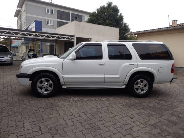 CHEVROLET - S10 - 2005/2006 - Branca - R$ 67.500,00