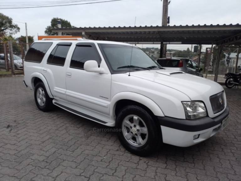CHEVROLET - S10 - 2005/2006 - Branca - R$ 67.500,00