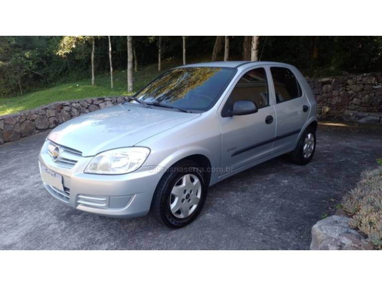 CHEVROLET - CELTA - 2011/2011 - Prata - R$ 34.500,00