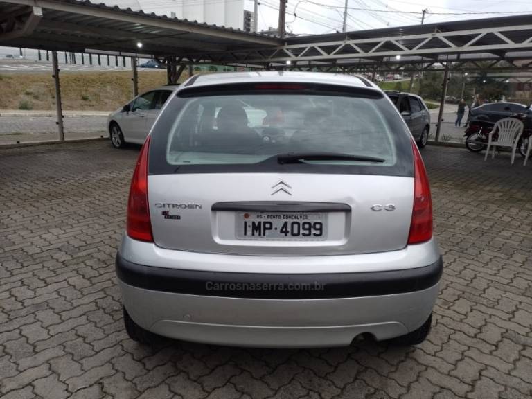 CITROËN - C3 - 2005/2006 - Prata - R$ 21.900,00