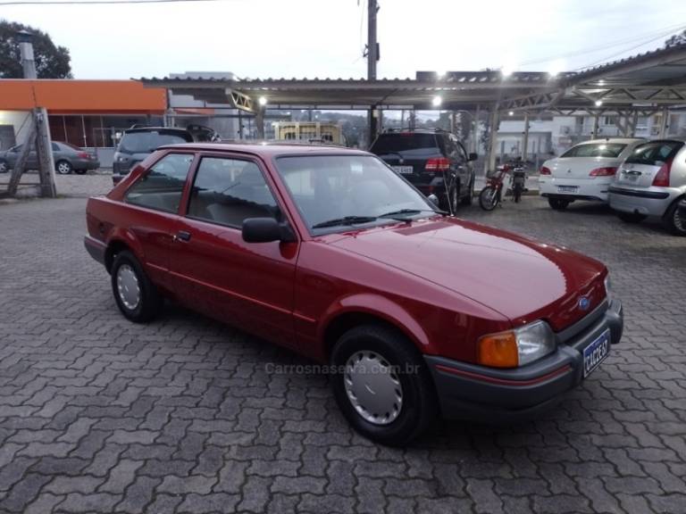 FORD - ESCORT - 1994/1995 - Grená - R$ 29.900,00