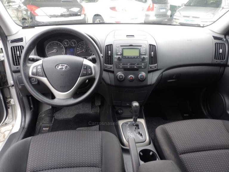 HYUNDAI - I30 - 2011/2012 - Prata - R$ 48.500,00